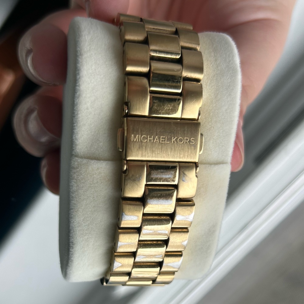 Michael Kors Gold Runway Women's Watch, Stainless Steel Watch - Picture 4 of 6